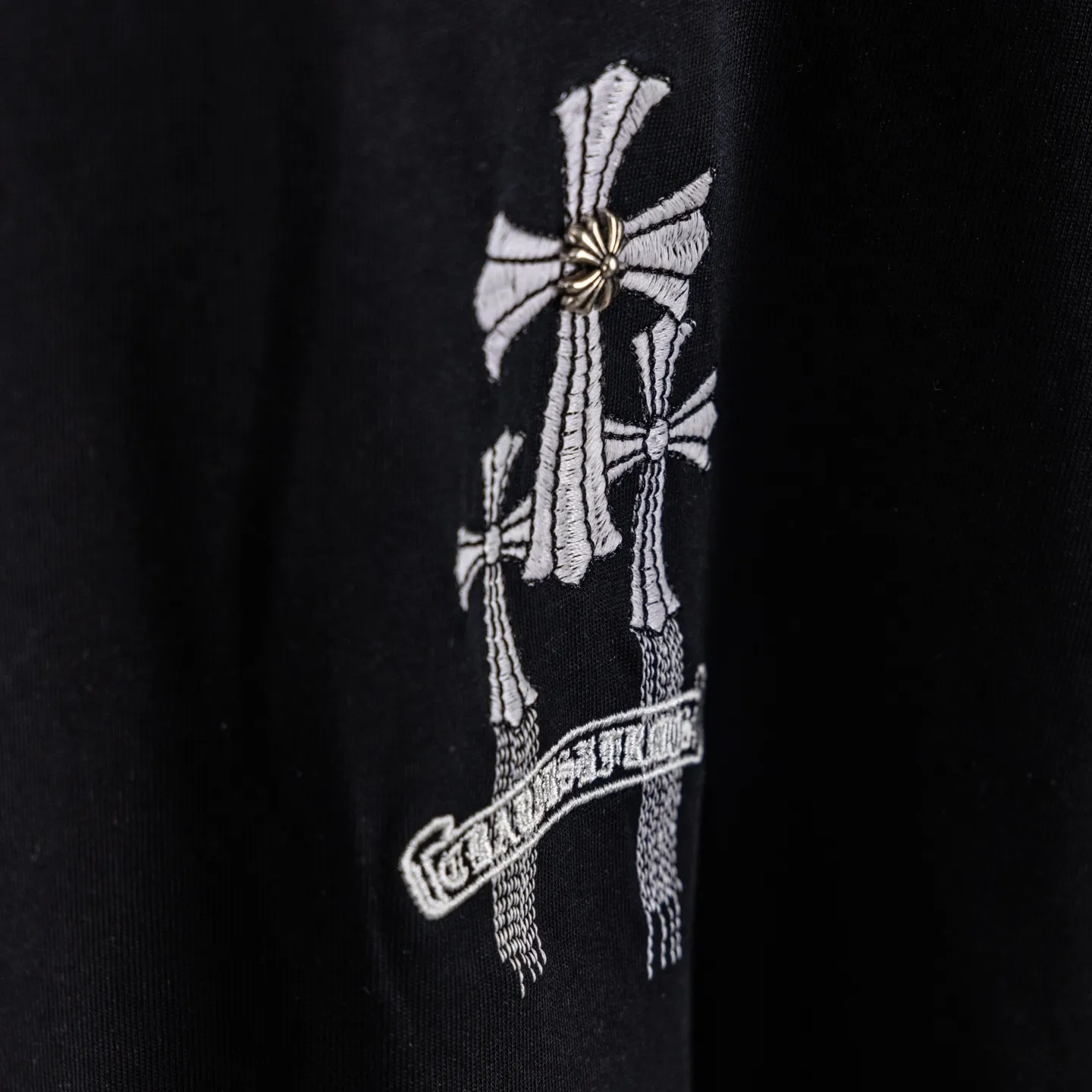 105 Chrome hearts CH 26ss T ， Color Change！ Classic ， ， ， 。 Breathable， ， Same Style 。 ， ， 、 、 。 Authentic ， ， ， Versatile ， 、 Retro ！ Size：s—xl ：Black White